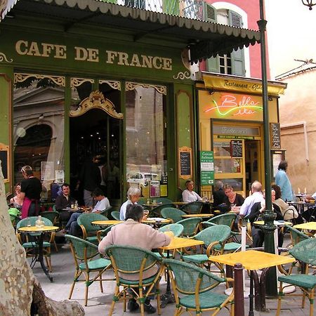 Studio De Charme Avec Sa Terrasse En Plein Coeur De Ville LʼIsle-sur-la-Sorgue Eksteriør billede