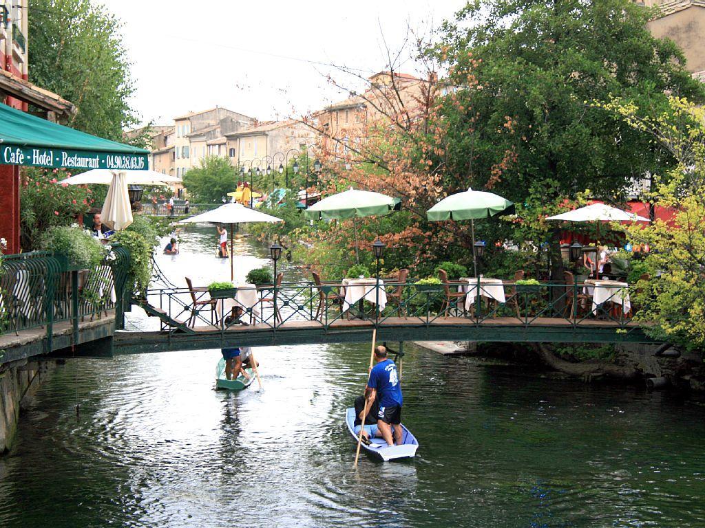Studio De Charme Avec Sa Terrasse En Plein Coeur De Ville LʼIsle-sur-la-Sorgue Eksteriør billede